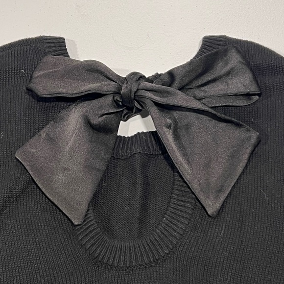 Torrid Keyhole Lantern, Lace-Sleeved Sweater with Functional Bow Detail - Picture 4 of 5